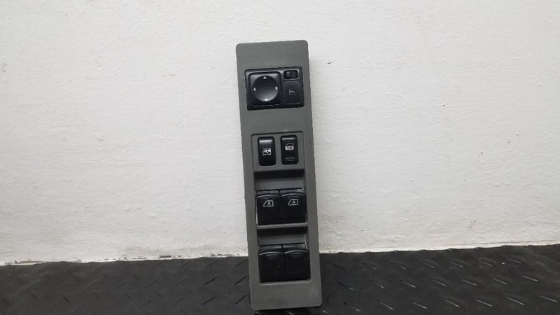 04-07 Nissan Armada Driver's Master Window Lock Switch OEM 25401-ZT10A