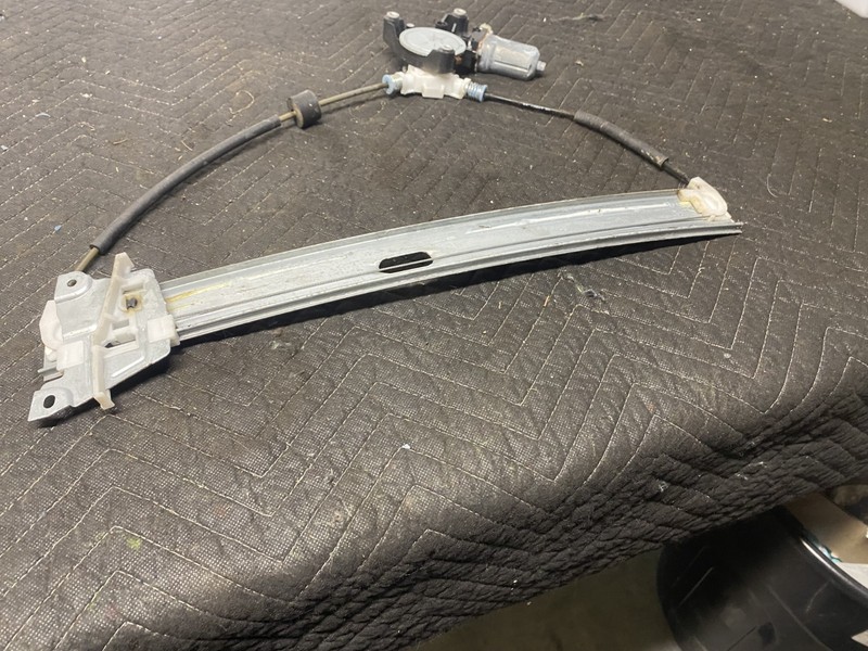 2011 Ford Escape Right Front Regulator OEM