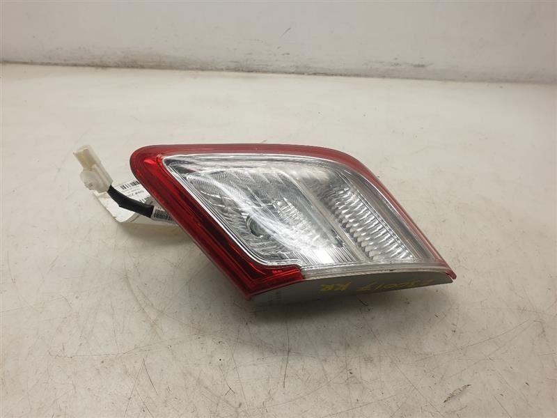 10-11 TOYOTA CAMRY PASSENGER SIDE REAR RIGHT TAIL LIGHT ASSEMBLY