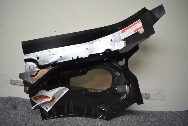 LAND ROVER REAR PANEL LAMP CLOSING FACTORY OEM