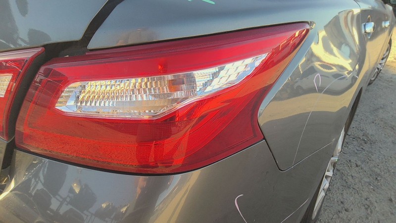 Tail Light Assembly NISSAN ALTIMA Right 16 17
