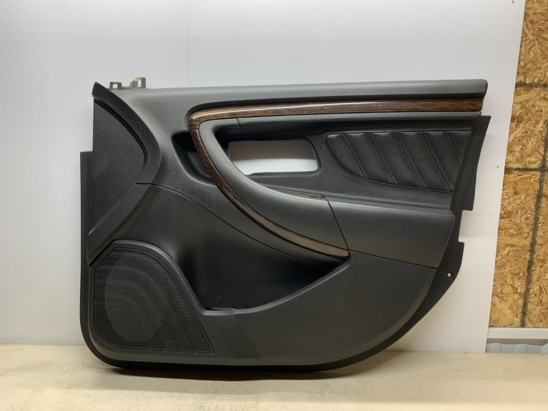 2013-2019 FORD TAURUS RIGHT PASSENGER SIDE FRONT INTERIOR DOOR PANEL TRIM BLACK