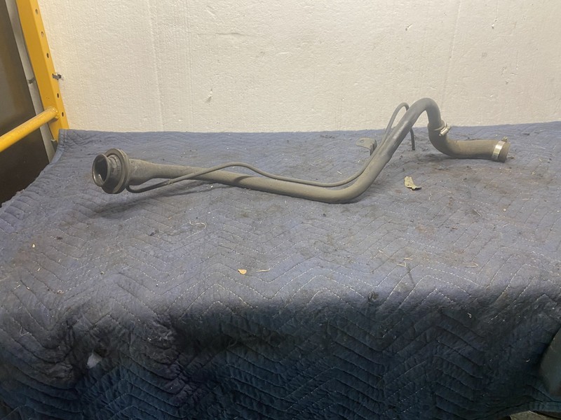2014 Jeep Patriot Sport 2.4 4x4 Gas Spout OEM