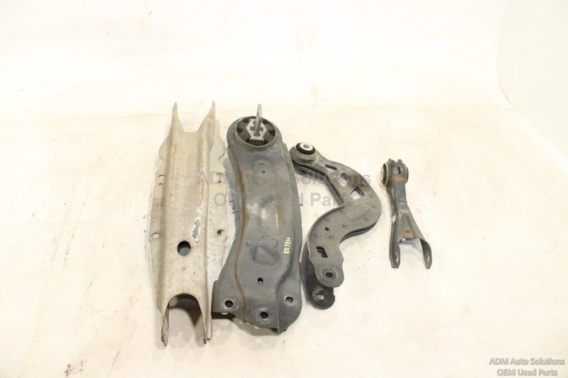 2016 - 2019 MERCEDES CLA 250 REAR RIGHT PASSENGER SIDE CONTROL ARMS SET OF 4 OEM
