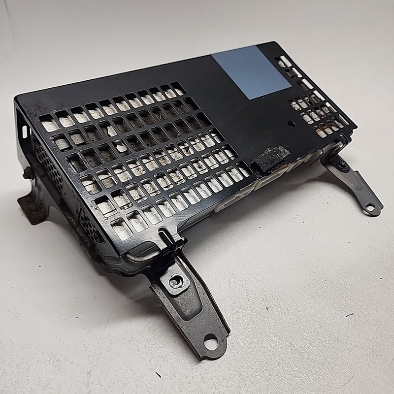 862800W140 | 03 - 06 Lexus GX470 Levinson Harman Becker Radio Amplifier
