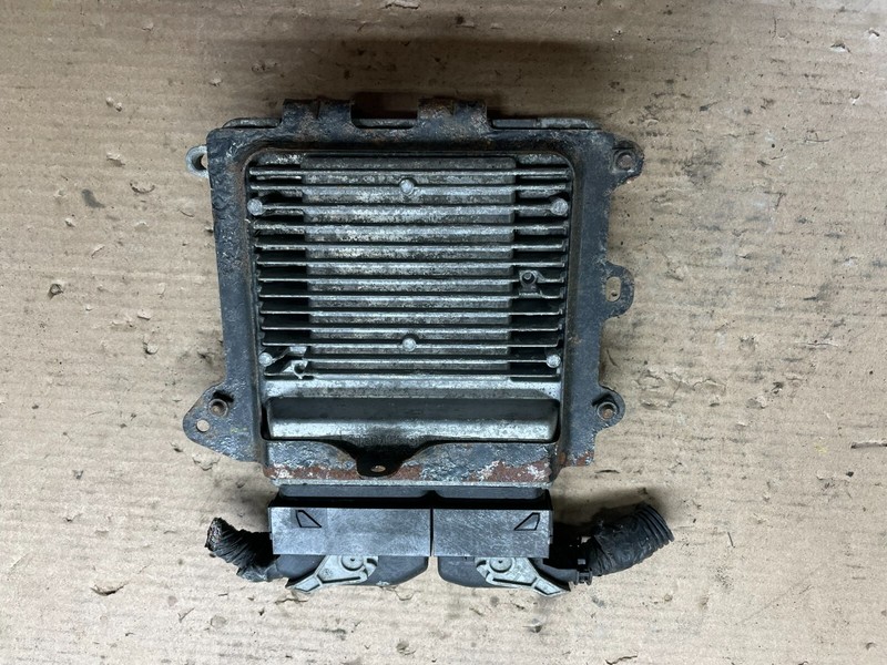 2007 Jeep Compass Patriot ECM Engine Computer P68019206AA N8688 DG