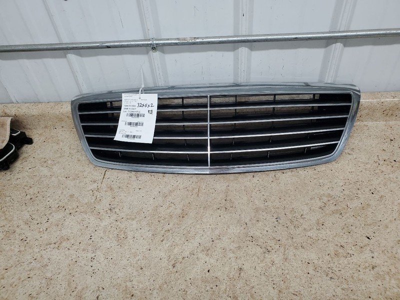 Grille 220 Type S350 Upper Fits 03-06 MERCEDES S-CLASS 305388