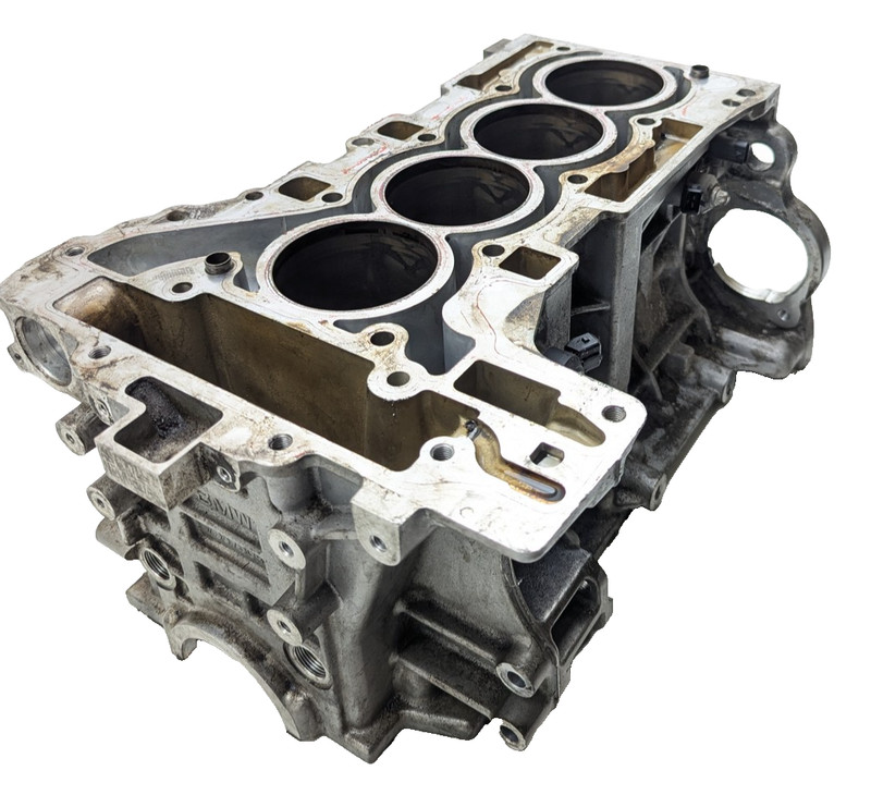 BMW F30 F25 X3 328i 428i 13-17 2.0L N20 Upper Engine Cylinder Block