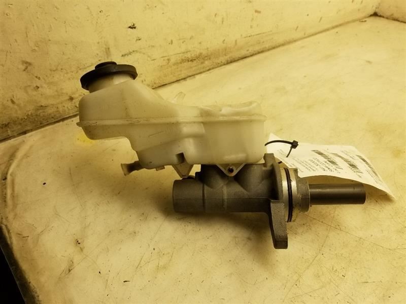 09-10 TOYOTA COROLLA 1.8L FWD BRAKE MASTER CYLINDER ASSEMBLY