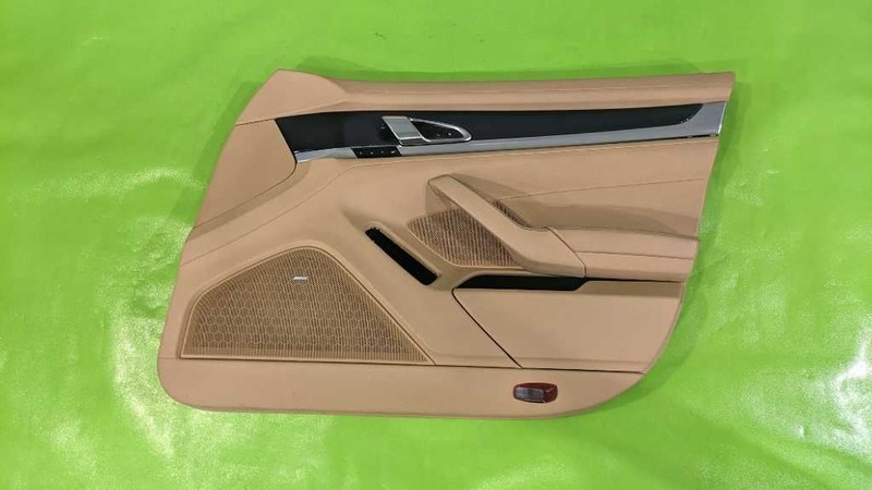 13-16 PANAMERA PASSENGER RIGHT FRONT INTERIOR DOOR PANEL OEM 4557-145