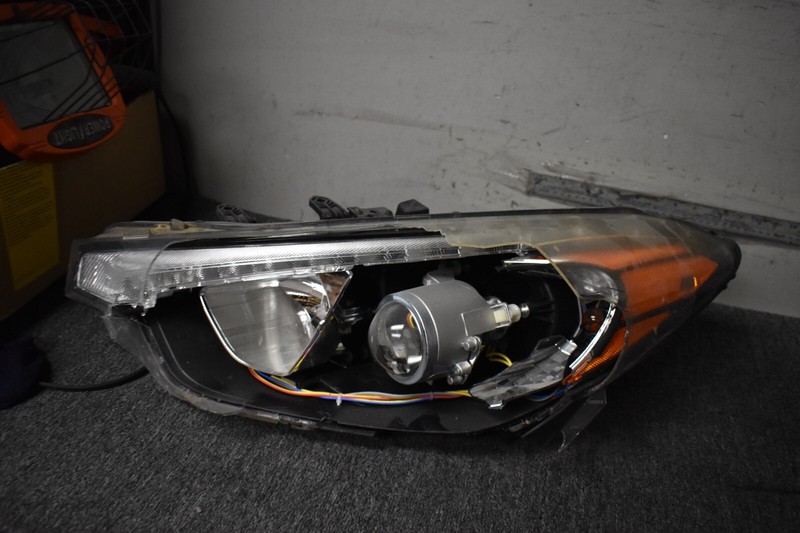 2014-2016 KIA FORTE LEFT SIDE HEADLIGHT FACTORY OEM