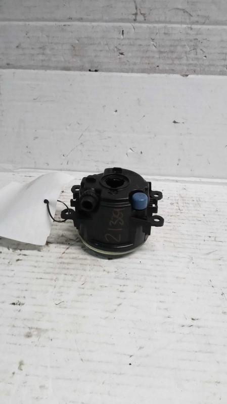Used Driving Light fits: 2017 Porsche CAYENNE Fog-Driving bumper mounted driving