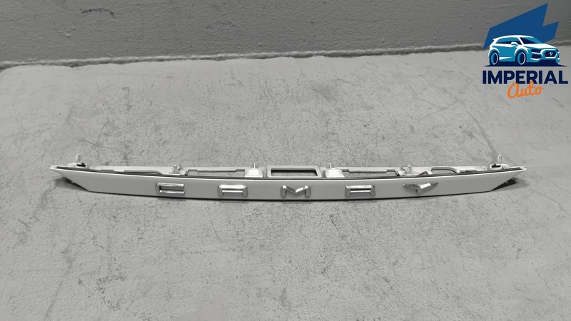 2018-2024 TOYOTA CAMRY REAR TRUNK DECK LID LICENSE PLATE MOLDING WHITE 089 OEM