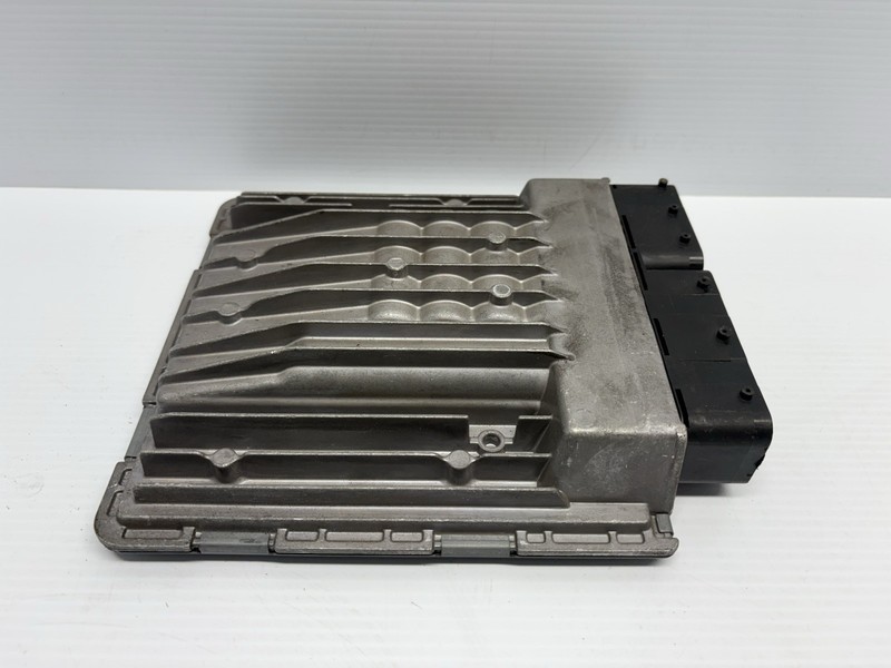 2006-2007 BMW E60 E61 525i 525xi 530i Engine Control Module DME ECM 7561684 OEM