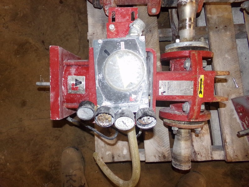 Red Valve Co 03-7840 Series 5200 Pneumatic Actuated Control Pinch valve RV Elect