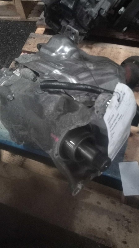 2020 Ford Escape OEM Transfer Case Assembly 4WD Silver Used 75K Miles 702833