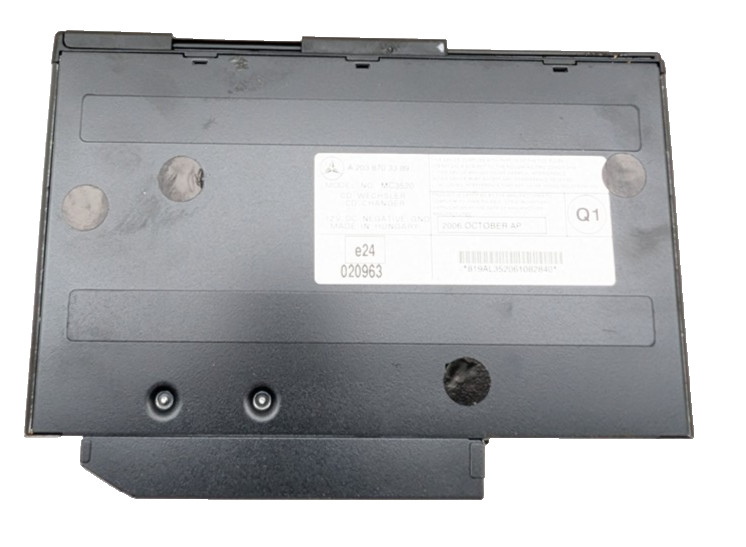 05-09 Mercedes R230 SL500 CLK550 CLK350 C240 C320 CD Changer 6 Disk Player OEM