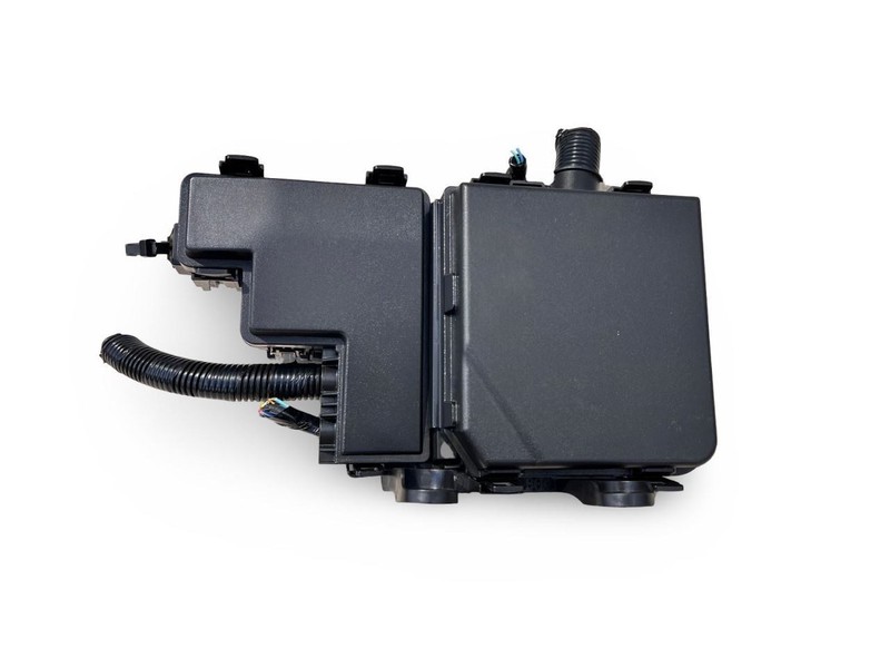 2017-2020 Nissan Rogue Engine Fuse Box