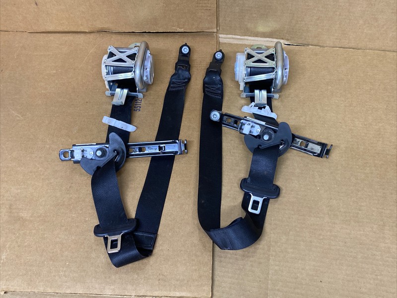 2011-2013 Grand Cherokee Front Driver Passenger Seat Belt Seatbelt Set Pair