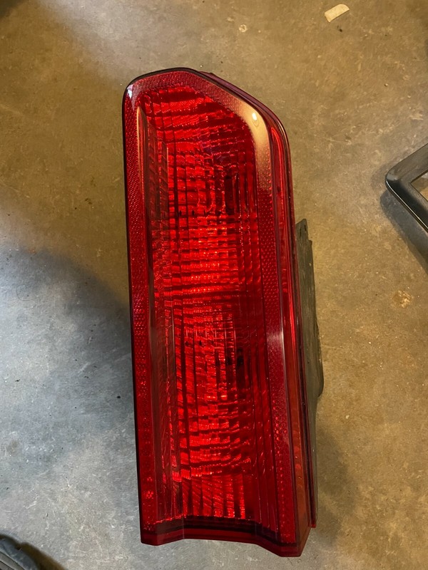 08-14 DODGE CHALLENGER OEM LH TAILLIGHT TAIL LAMP ASSEMBLY