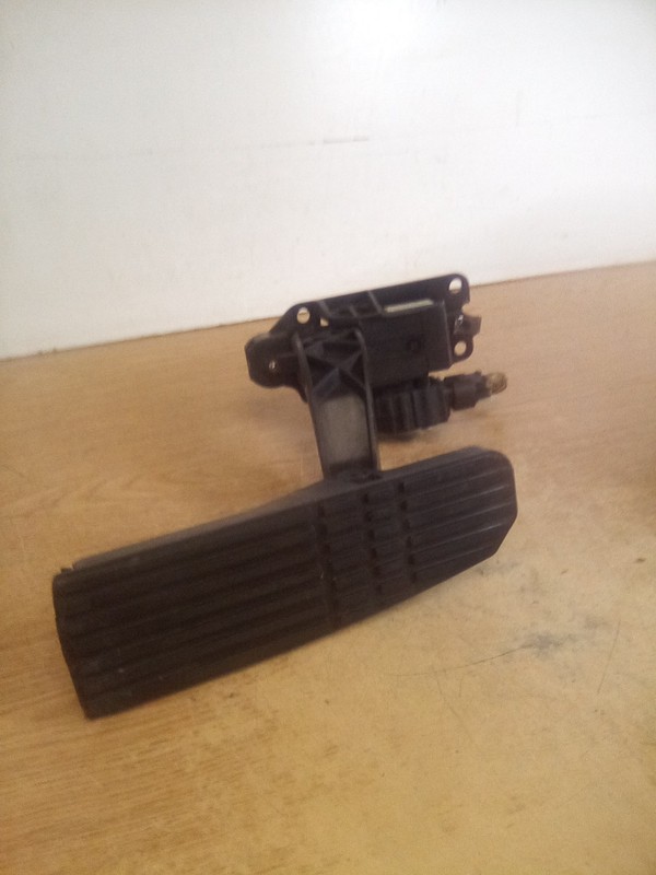 Freightliner Cascadia A01-33821-000 Accelerator/Throttle Pedal