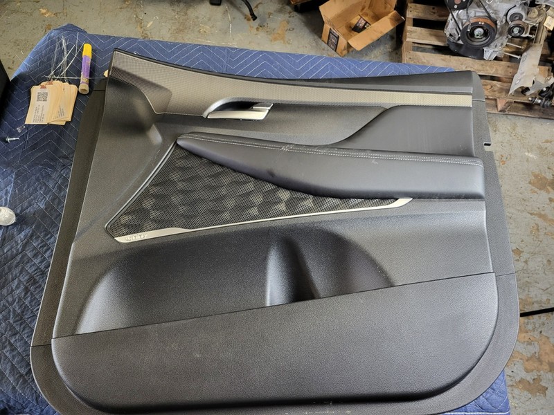 Used Oem Hyundai Right Passenger Front Door Trim Panel for 2019-2020 Santa Fe