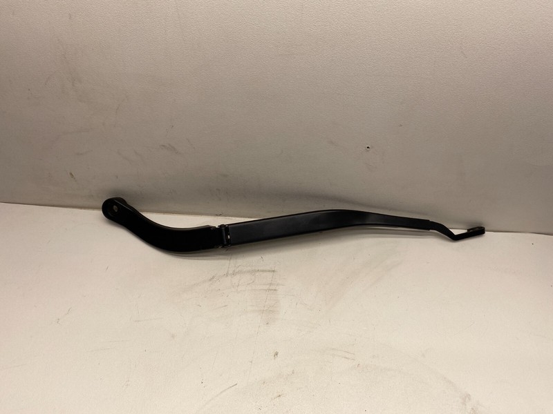 2014-2018 JEEP CHEROKEE LEFT FRONT WINDSHIELD WIPER ARM OEM