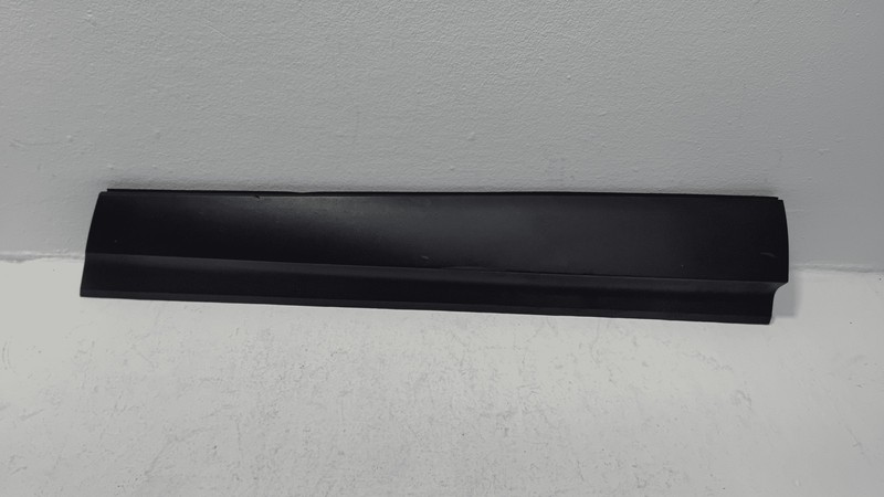2016-2022 Honda Pilot Front Right Passenger Side Door Lower Molding OEM