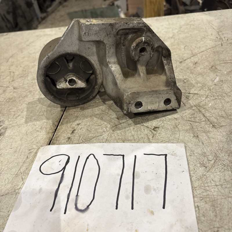 00 01 02 03 04 DODGE DURANGO 4.7L LEFT ENGINE MOTOR MOUNT OEM