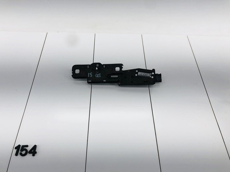 09-17 AUDI Q5 REAR BACK DOOR LIFTGATE TAILGATE LOCK STRIKER PLATE OEM