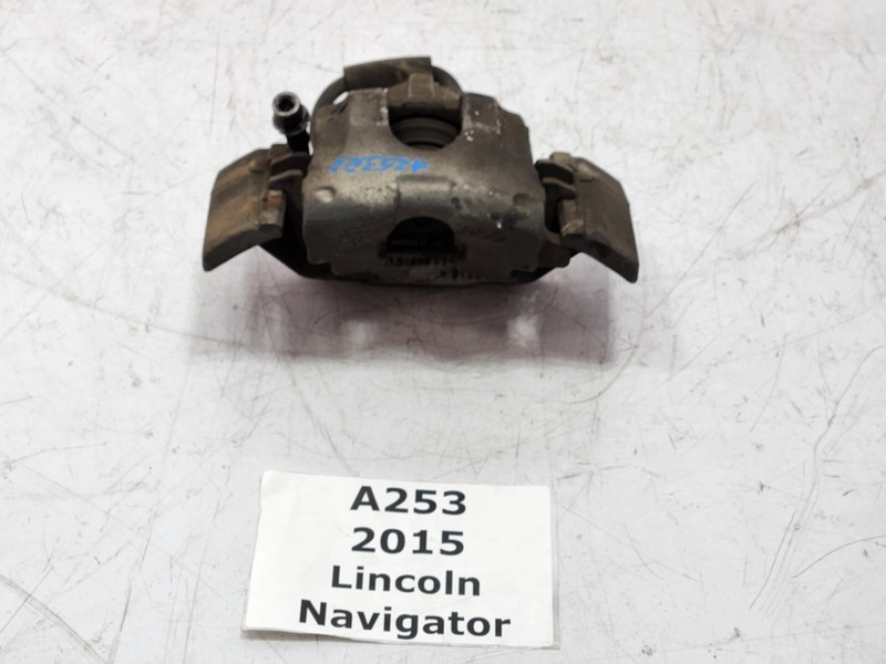 ✅ 2010-2017 OEM Lincoln Navigator Rear Right Passenger Side Brake Calipers