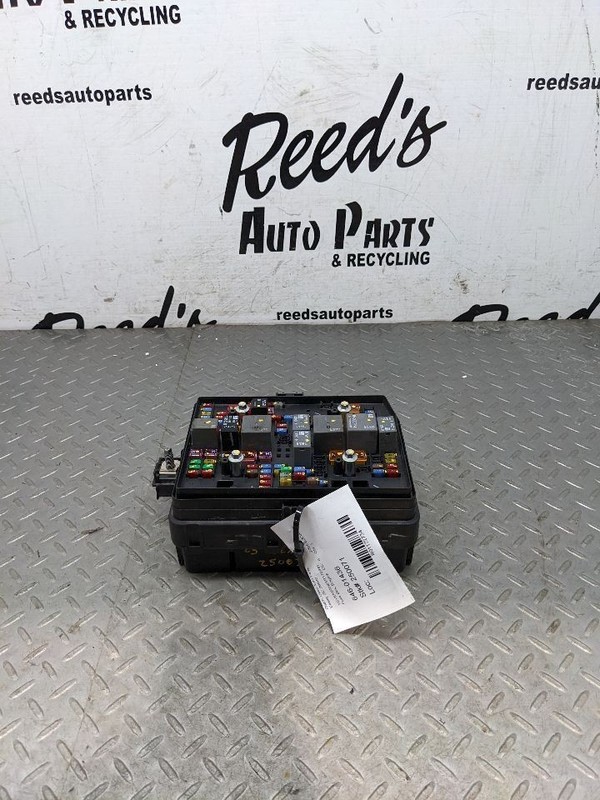 Fuse Box Engine Fits 03-07 HUMMER H2 1172734