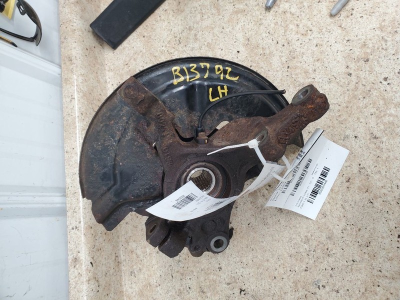 Driver Front Spindle/Knuckle Without Turbo Fits 14-19 FIESTA 305446