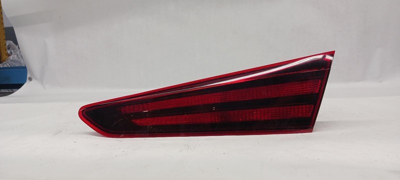 18-'20 HYUNDAI ELANTRA GT passenger inner Taillight incandescent OEM Grade A!