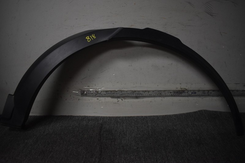 2019 LAND ROVER DISCOVERY LEFT SIDE WHEEL ARCH MOLDING FACTORY OEM