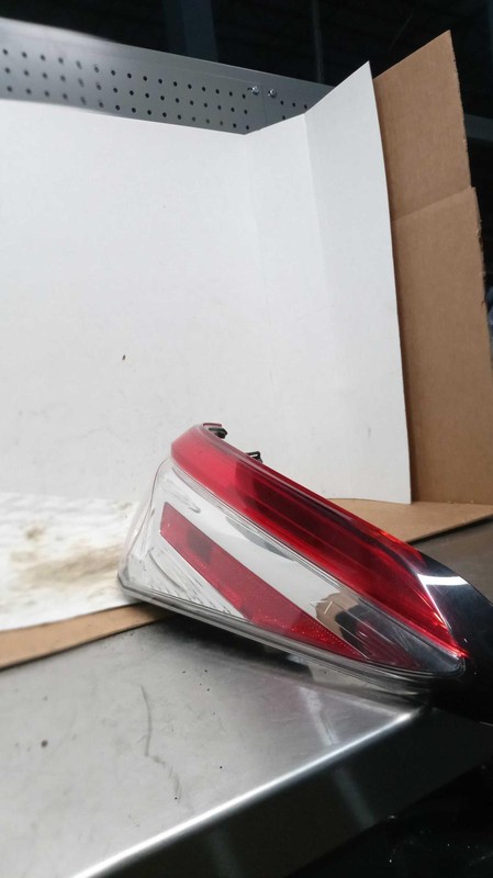 Used Right Tail Light Assembly fits: 2020 Toyota Camry quarter panel mounted inc