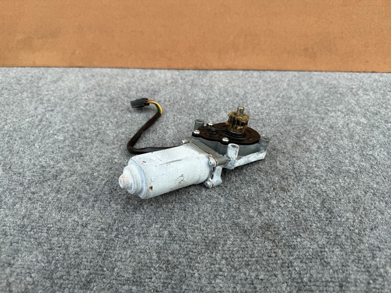 HYUNDAI GENESIS SEDAN & G80 2015-2020 OEM TRUNK LID POWER OPEN LIFTER MOTOR ASSY