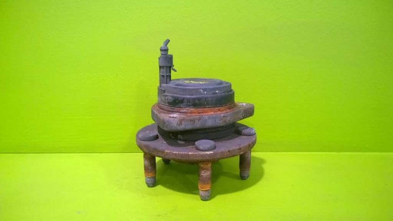08 09 PONTIAC G8 FRONT WHEEL HUB OEM 3067-47