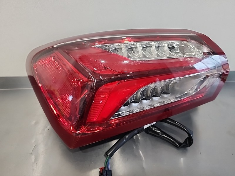 2019 Thru 2022 CHEVROLET MALIBU DRIVER LH QUARTER TAIL LIGHT OEM 84595944