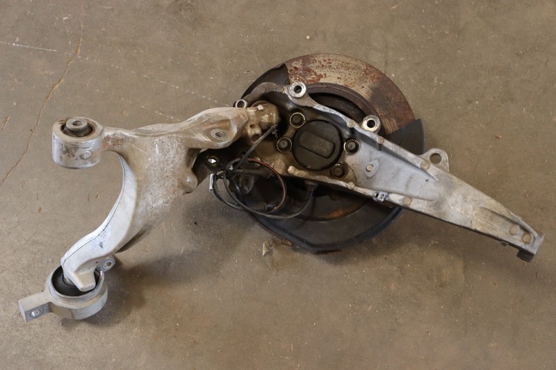2013-2014 NISSAN 370Z BASE FRONT RIGHT SPINDLE KNUCKLE WHEEL HUB W/ ARM OEM