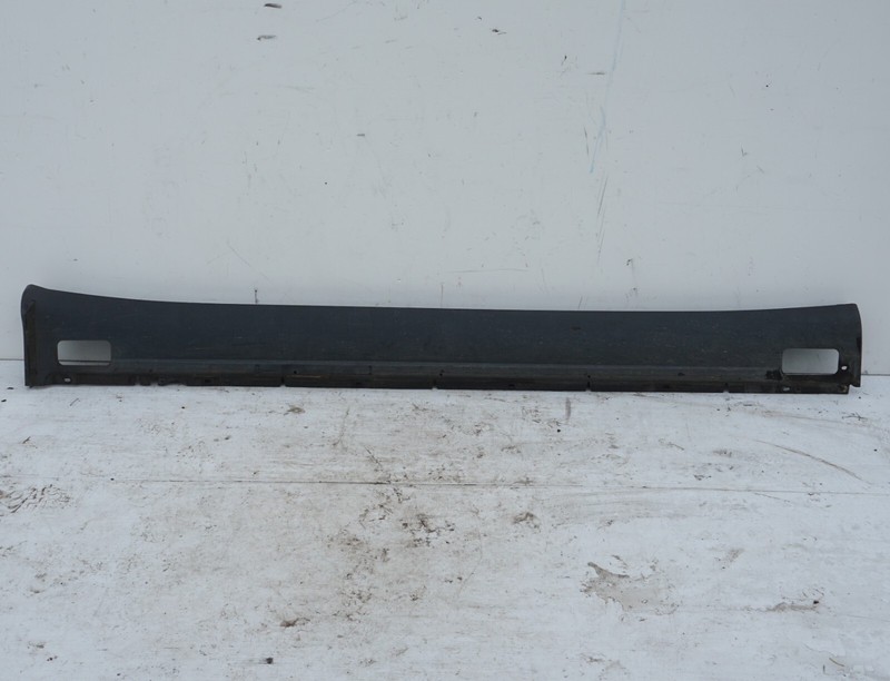 11-18 Porsche Cayenne 958 Right Side Skirt Molding Rocker Panel CoverOEM