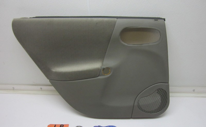 DOOR PANEL ARM REST DRIVER SIDE LEFT BACK REAR SPEAKER COVER 01 SATURN L SERIES