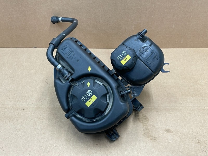 17 18 19 BMW G30 540i Engine Coolant Reservoir Tank Bottle Set 3.0L 1649 OEM
