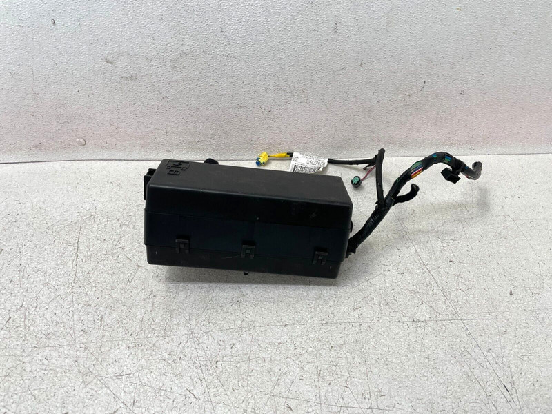 14 15 16 17 Maserati Quattroporte S Rear Trunk Fuse Junction Box Block 1359 OEM
