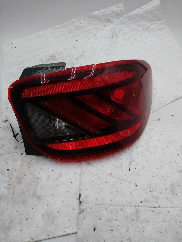 2020 Hyundai Venue Right Tail Light Assembly Red 700245 Used 54K Miles