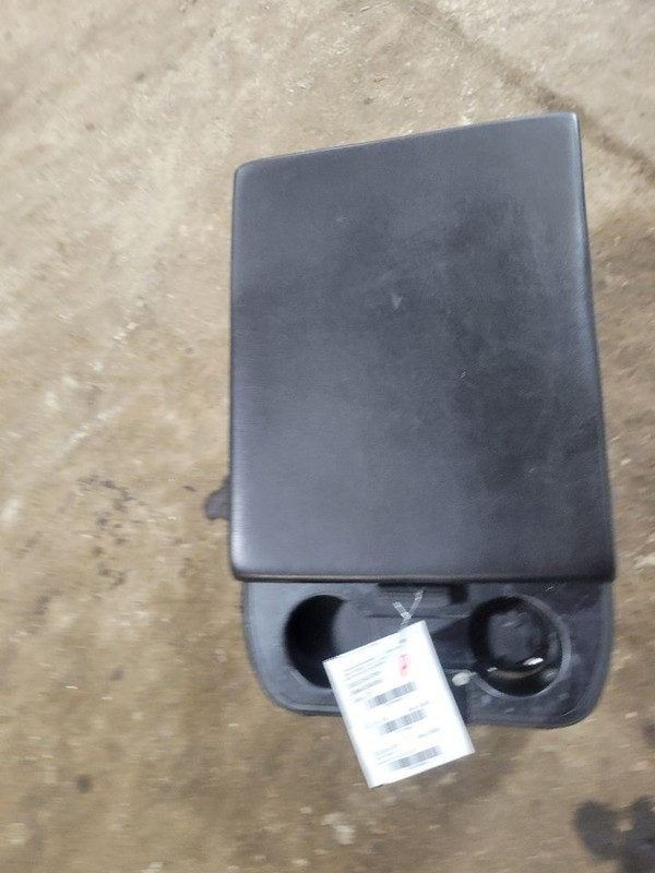 TITAN 2009 Front Center Jump Seat 1756043