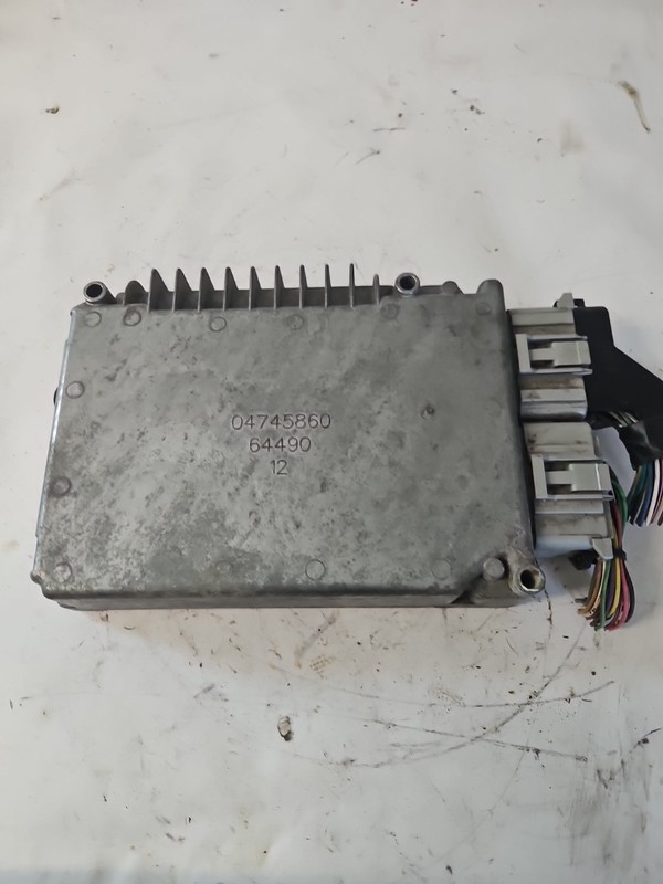 1998 CHRYSTLER TOWN & COUNTRY Engine Control Computer ECU OEM 04745860 64490 12