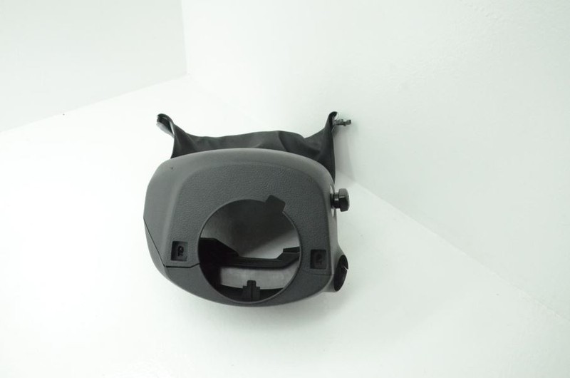 2017-2020 Nissan Titan 5.6L 4x4 Black Column Cover Clamshell