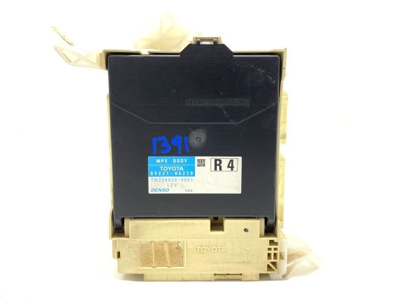 Multiplex Network Body Control Module Fits 2013-2014 Toyota Camry 69057