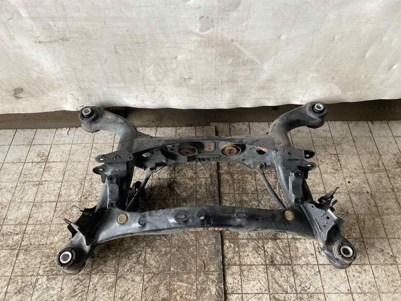 Crossmember/cradle/undercarria LEXUS IS300 16 17 18 19